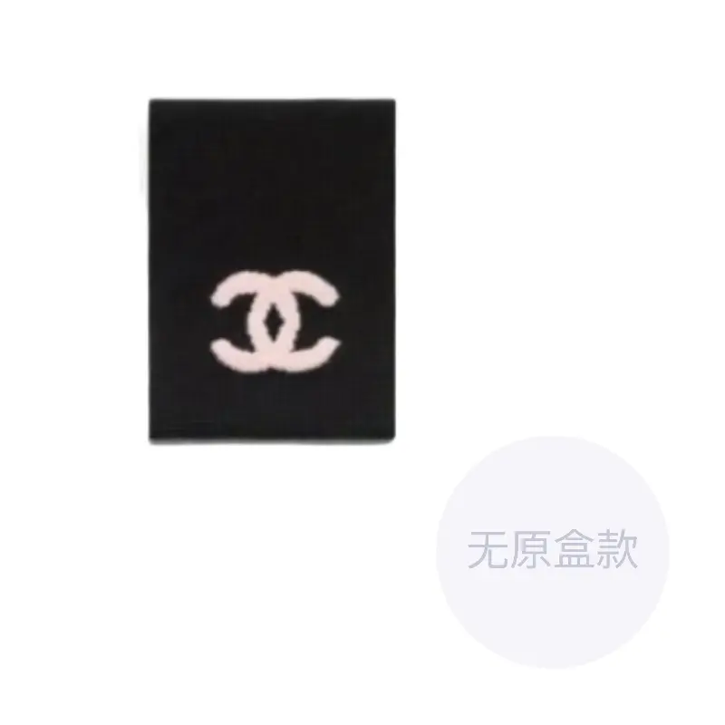 CHANEL Шелковый вязаный шарф Unisex Black
CHANEL Шелковый вязаный шарф Unisex Black