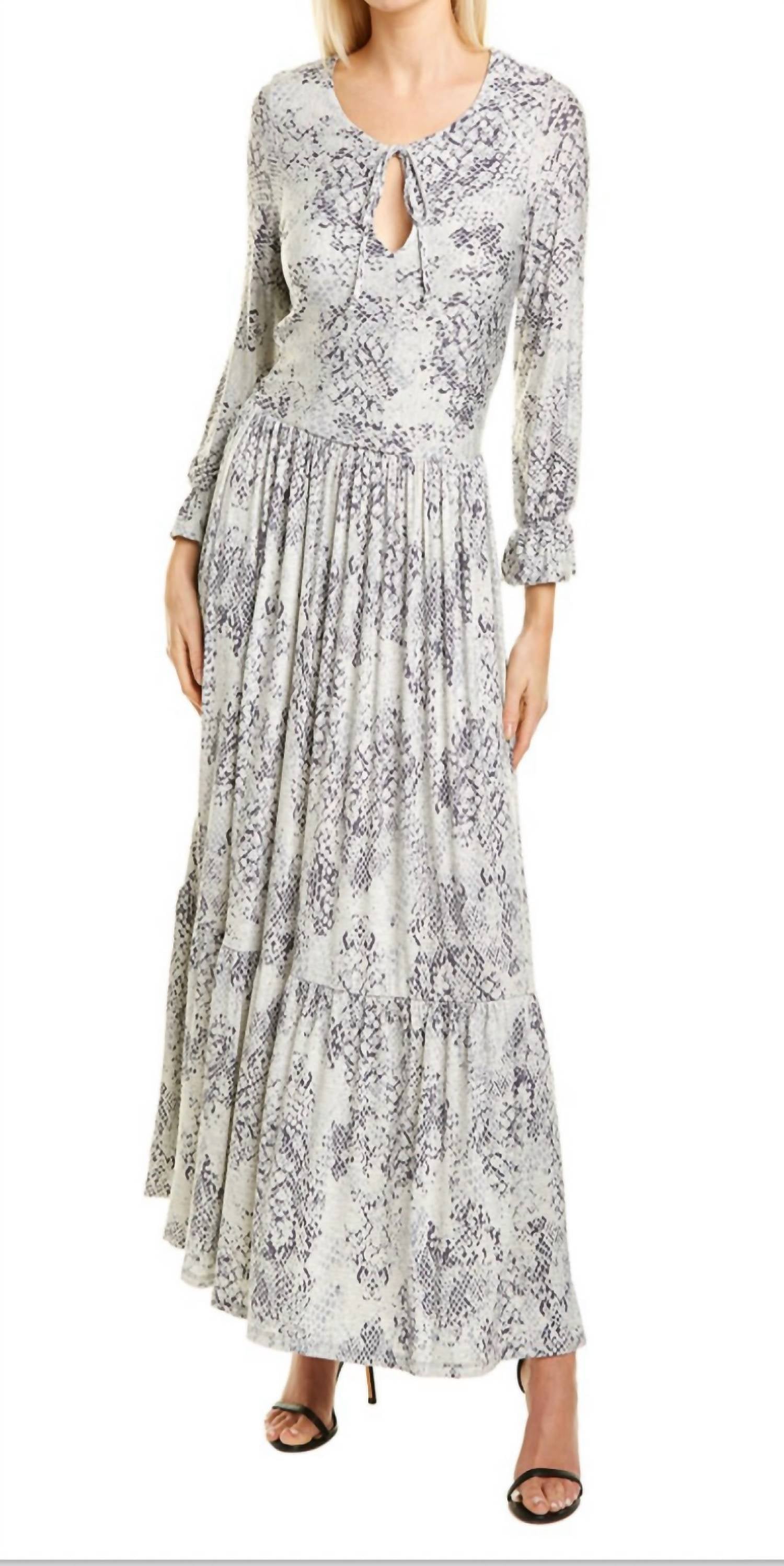 Длинное платье макси с длинными рукавами в сером змеином принте Melissa Masse, серый
Длинное платье макси с длинными рукавами в сером змеином принте Melissa Masse, серый