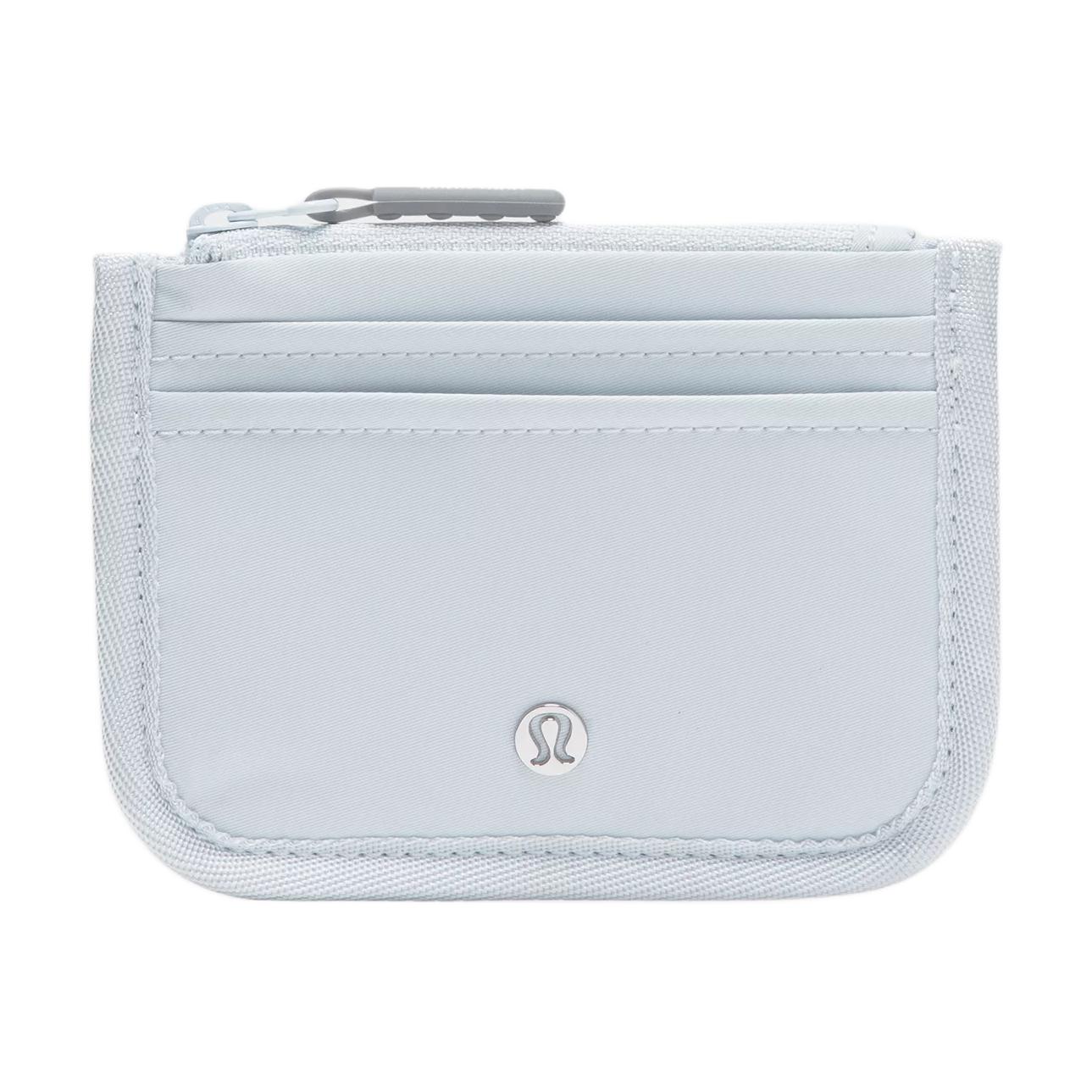 Lululemon Женский картхолдер из переработанного нейлона Крахмально-голубой, Starch Blue
Lululemon Женский картхолдер из переработанного нейлона Крахмально-голубой, Starch Blue