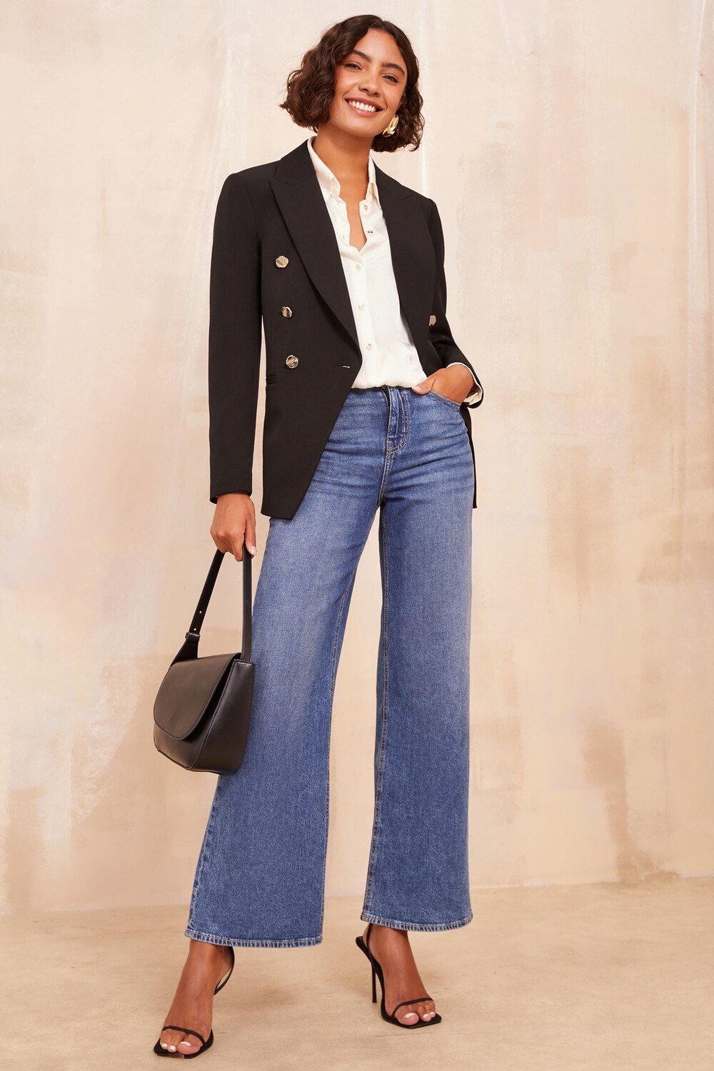 Блейзер женский Friends Like These на пуговицах, черный 
Блейзер женский Friends Like These на пуговицах, черный