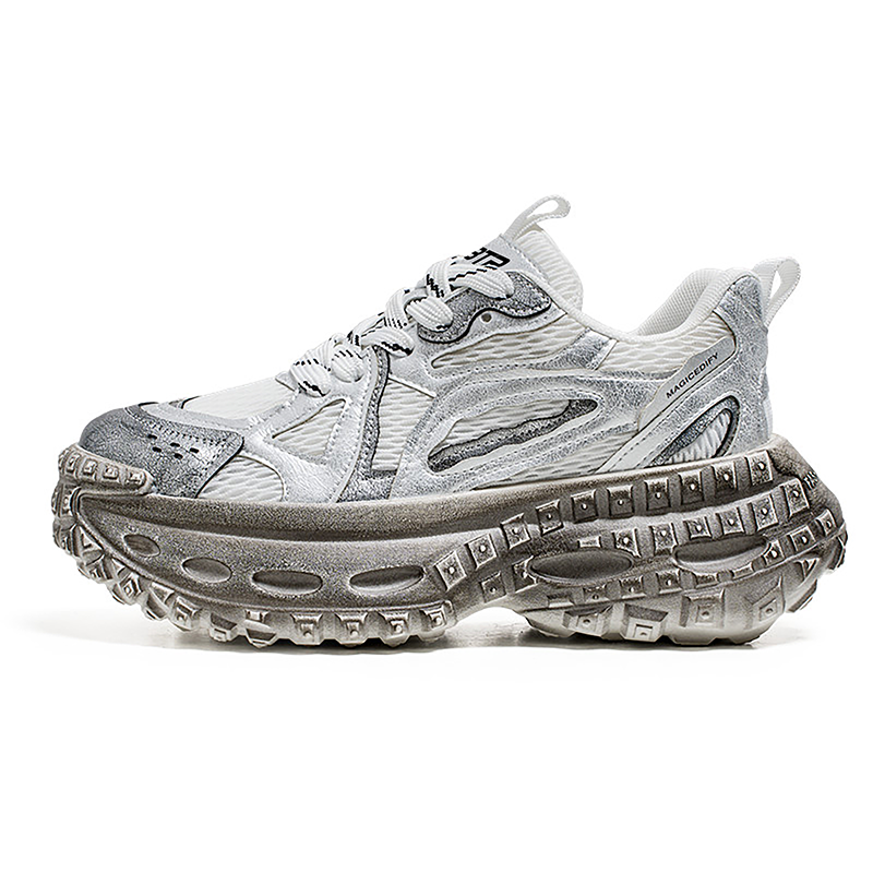 Износостойкие низкие кроссовки на массивной подошве для мужчин BTR, Black 
Износостойкие низкие кроссовки на массивной подошве для мужчин BTR, Black