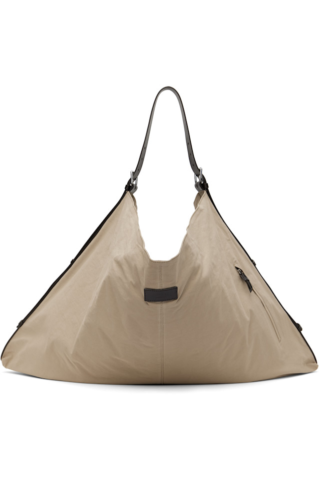 Флаг-сумка Lemaire, цвет linen
Флаг-сумка Lemaire, цвет linen