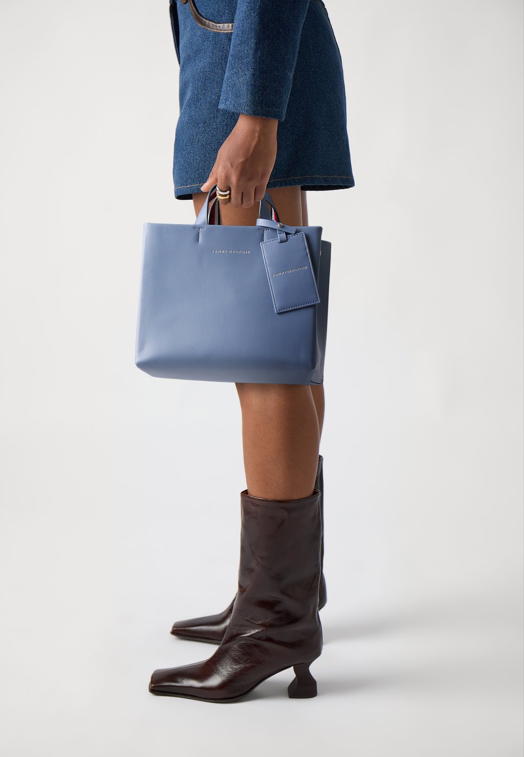 Сумка ESTABLISHED Tommy Hilfiger, синий
Сумка ESTABLISHED Tommy Hilfiger, синий