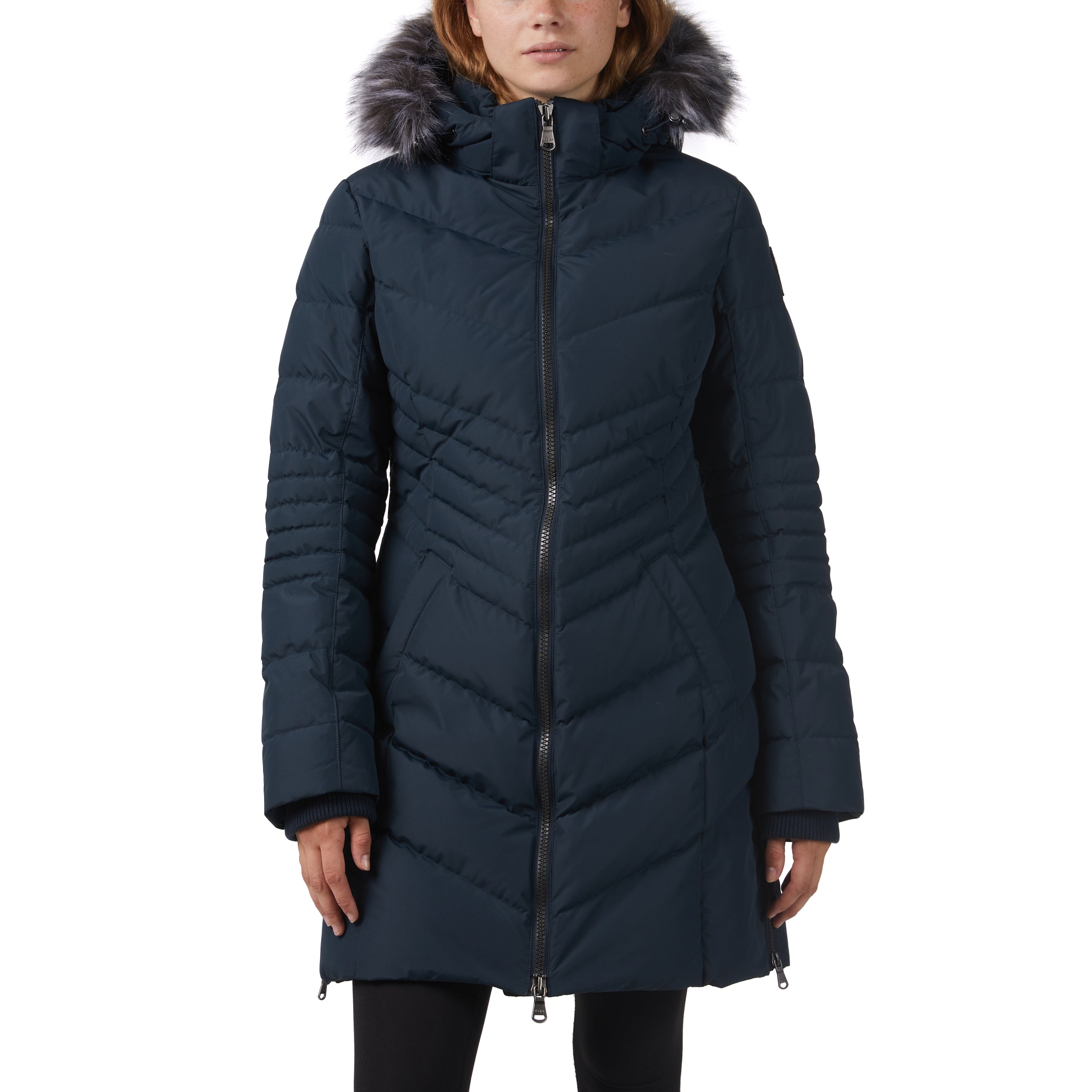 Женское стеганое пальто Pajar Queens с отделкой из искусственного меха и шевронным узором средней длины, темно-синий/серебряный
Женское стеганое пальто Pajar Queens с отделкой из искусственного меха и шевронным узором средней длины, темно-синий/серебряный