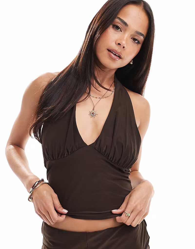 Мягкий топ-халтер Miss Selfridge
Мягкий топ-халтер Miss Selfridge