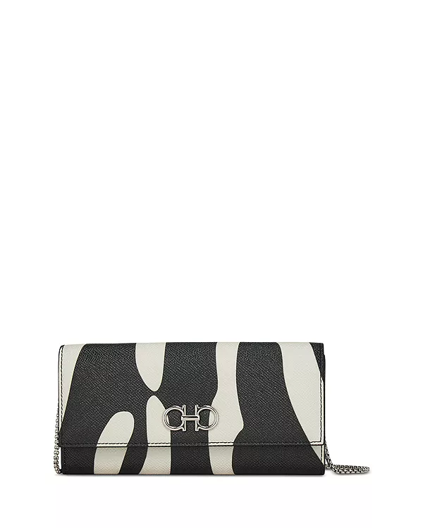 Кожаный кошелек на цепочке Gancini Ferragamo, черный
Кожаный кошелек на цепочке Gancini Ferragamo, черный