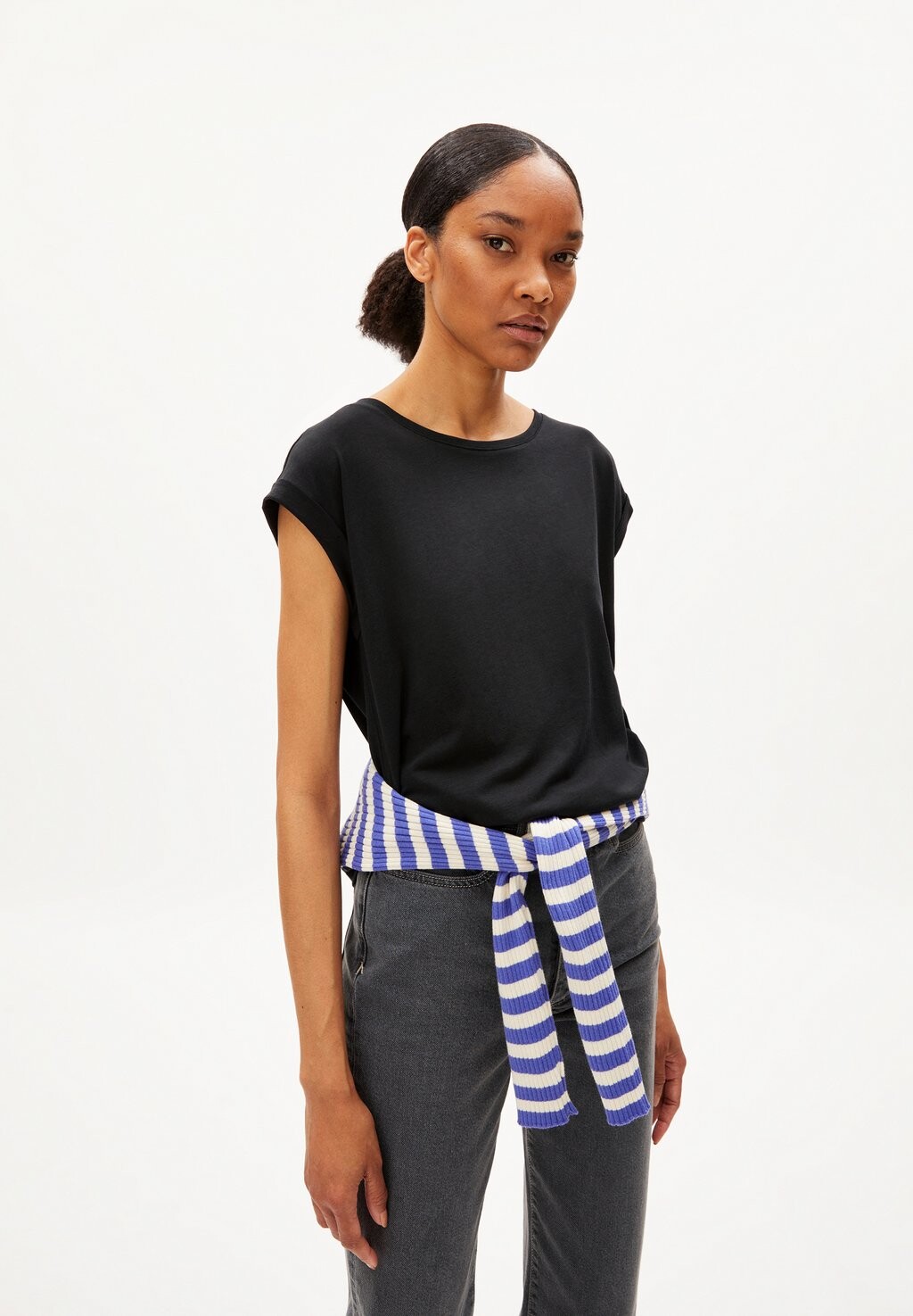 Футболка базовая JILAANA ARMEDANGELS, цвет black
Футболка базовая JILAANA ARMEDANGELS, цвет black