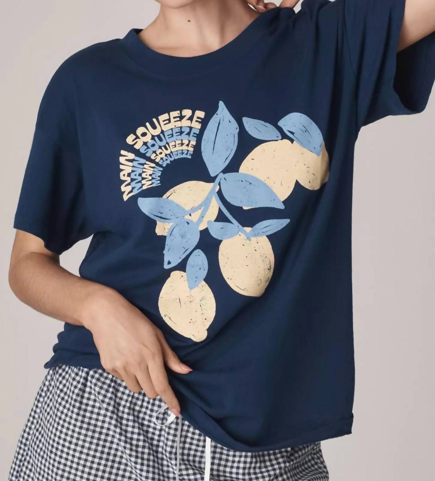 Графическая футболка Main Squeeze в синем цвете GIRL DANGEROUS
Графическая футболка Main Squeeze в синем цвете GIRL DANGEROUS