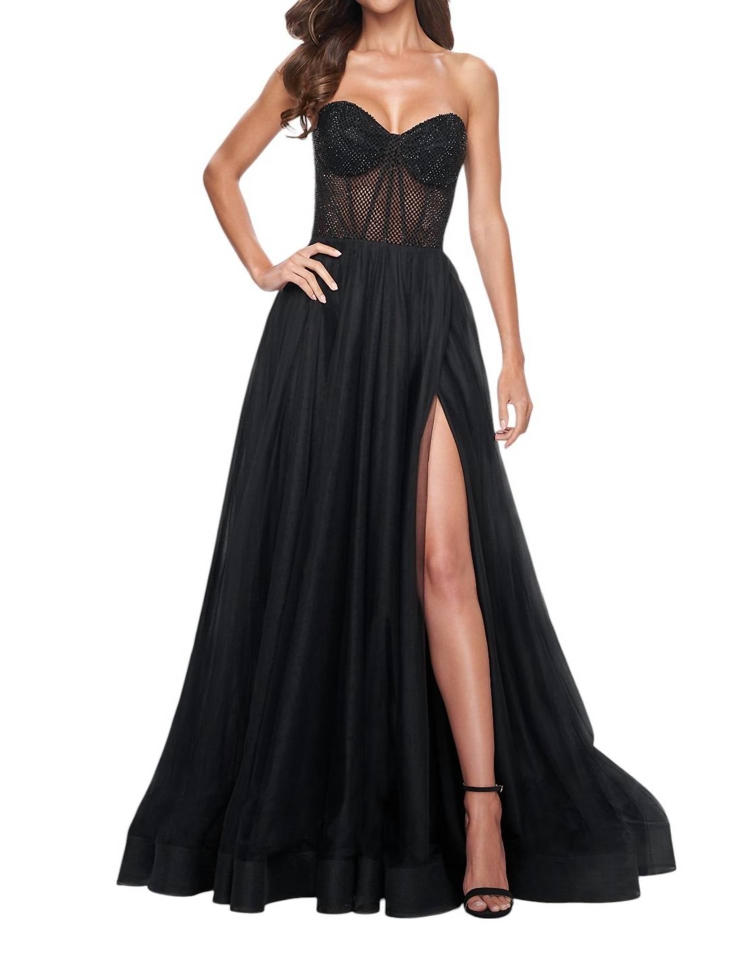 Черное выпускное платье-рыбка с тюлем и сеткой A-Line La Femme
Черное выпускное платье-рыбка с тюлем и сеткой A-Line La Femme