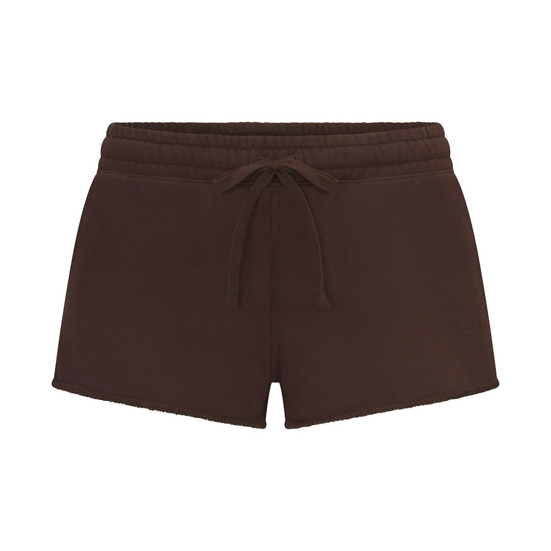 Шорты SKIMS French Terry Raw Edge, темно-коричневый
Шорты SKIMS French Terry Raw Edge, темно-коричневый