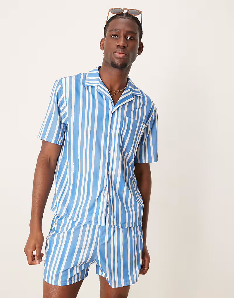 Пляжная рубашка Free Society в полоску с короткими рукавами синего цвета 
Пляжная рубашка Free Society в полоску с короткими рукавами синего цвета