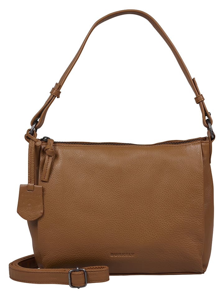 Burkely Кожаная сумка через плечо "Lush Lucy" коньячного цвета - (Ш)25 x (В)20 x (Г)10 см
Burkely Кожаная сумка через плечо "Lush Lucy" коньячного цвета - (Ш)25 x (В)20 x (Г)10 см