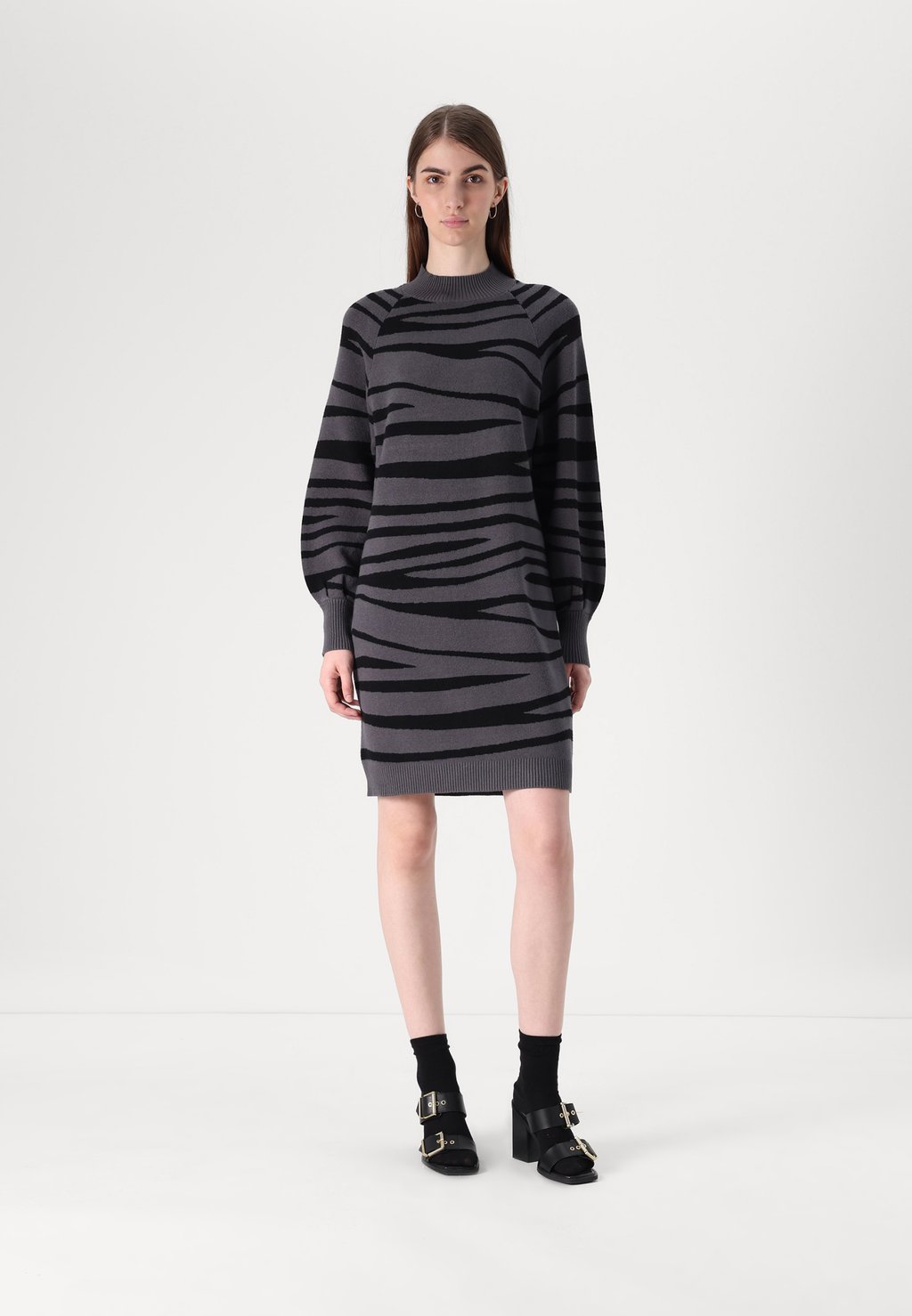 Платье-джемпер ONLFRIDA LIFE DRESS ONLY Tall, темно-серый
Платье-джемпер ONLFRIDA LIFE DRESS ONLY Tall, темно-серый