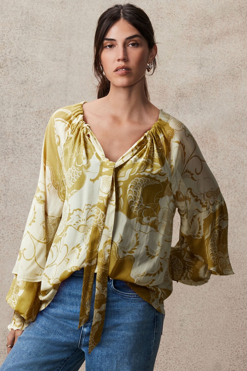 Блузка с объемными рукавами и сборкой на завязке на шее Next, зеленый
Блузка с объемными рукавами и сборкой на завязке на шее Next, зеленый