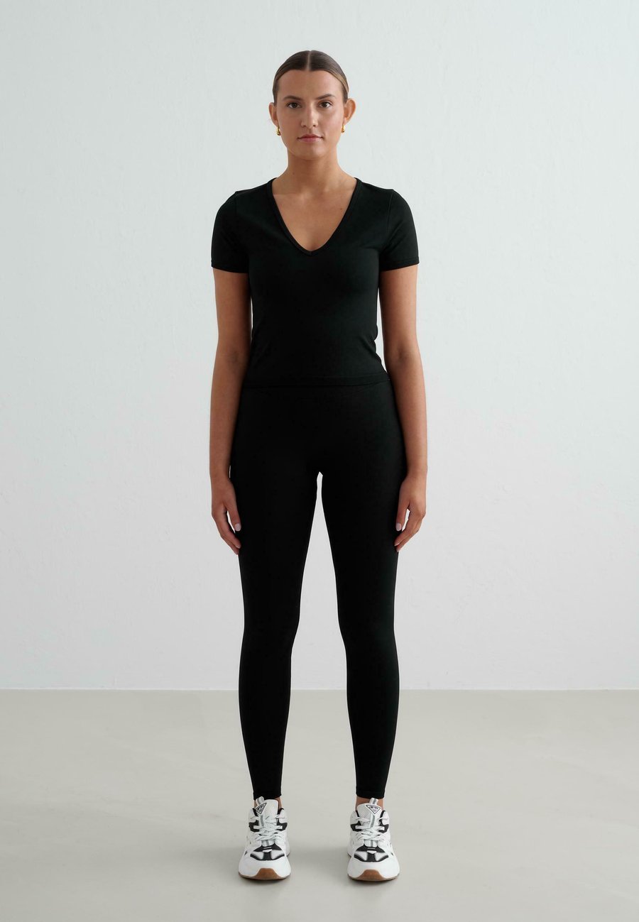 Футболка aim’n SHAPE SEAMLESS SHORT SLEEVE, Black, Черный, Футболка aim’n SHAPE SEAMLESS SHORT SLEEVE, Black
Футболка aim’n SHAPE SEAMLESS SHORT SLEEVE, Black, Черный, Футболка aim’n SHAPE SEAMLESS SHORT SLEEVE, Black