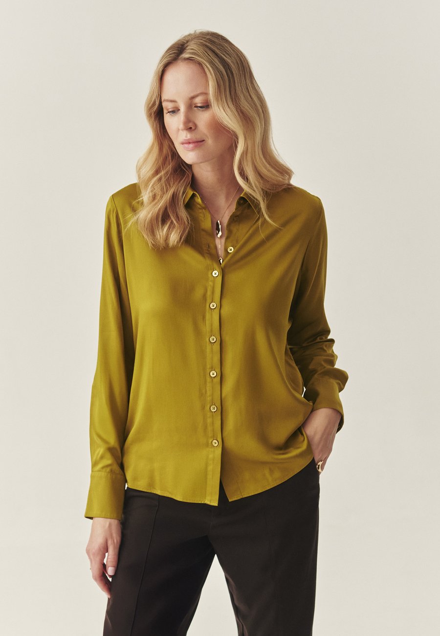 Блуза TATUUM Button-down blouse, Intensive Green/Green
Блуза TATUUM Button-down blouse, Intensive Green/Green
