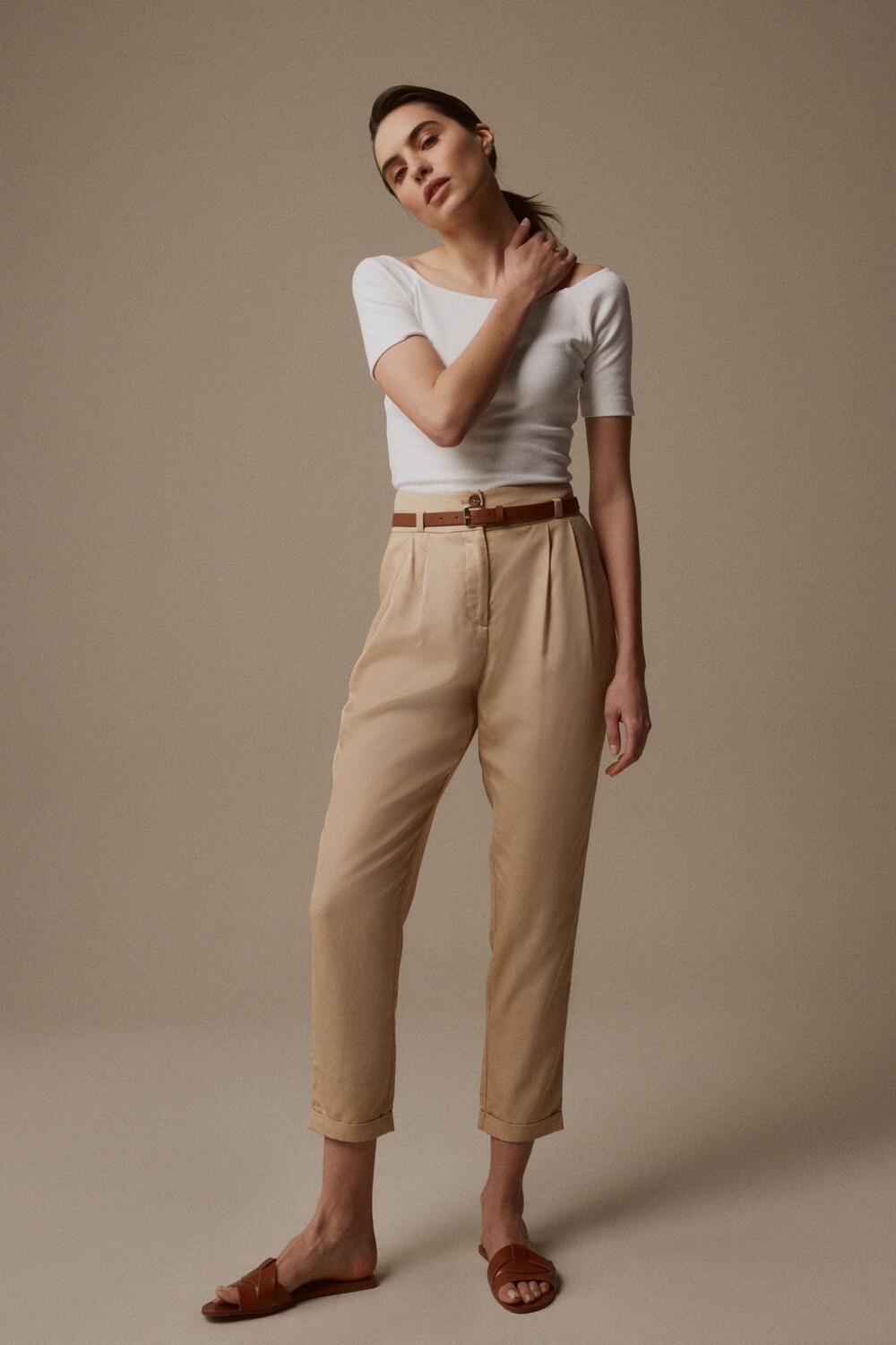 Зауженные брюки и ремень Laura Ashley, серый 
Зауженные брюки и ремень Laura Ashley, серый