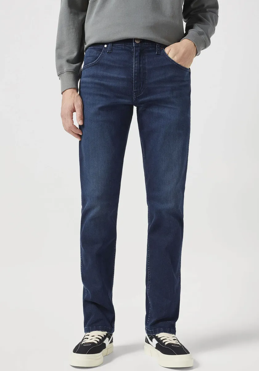 Джинсы Wrangler с 5 карманами "GREENSBORO FREE TO STRETCH", эластичный материал, цвет Wild Horse
Джинсы Wrangler с 5 карманами "GREENSBORO FREE TO STRETCH", эластичный материал, цвет Wild Horse