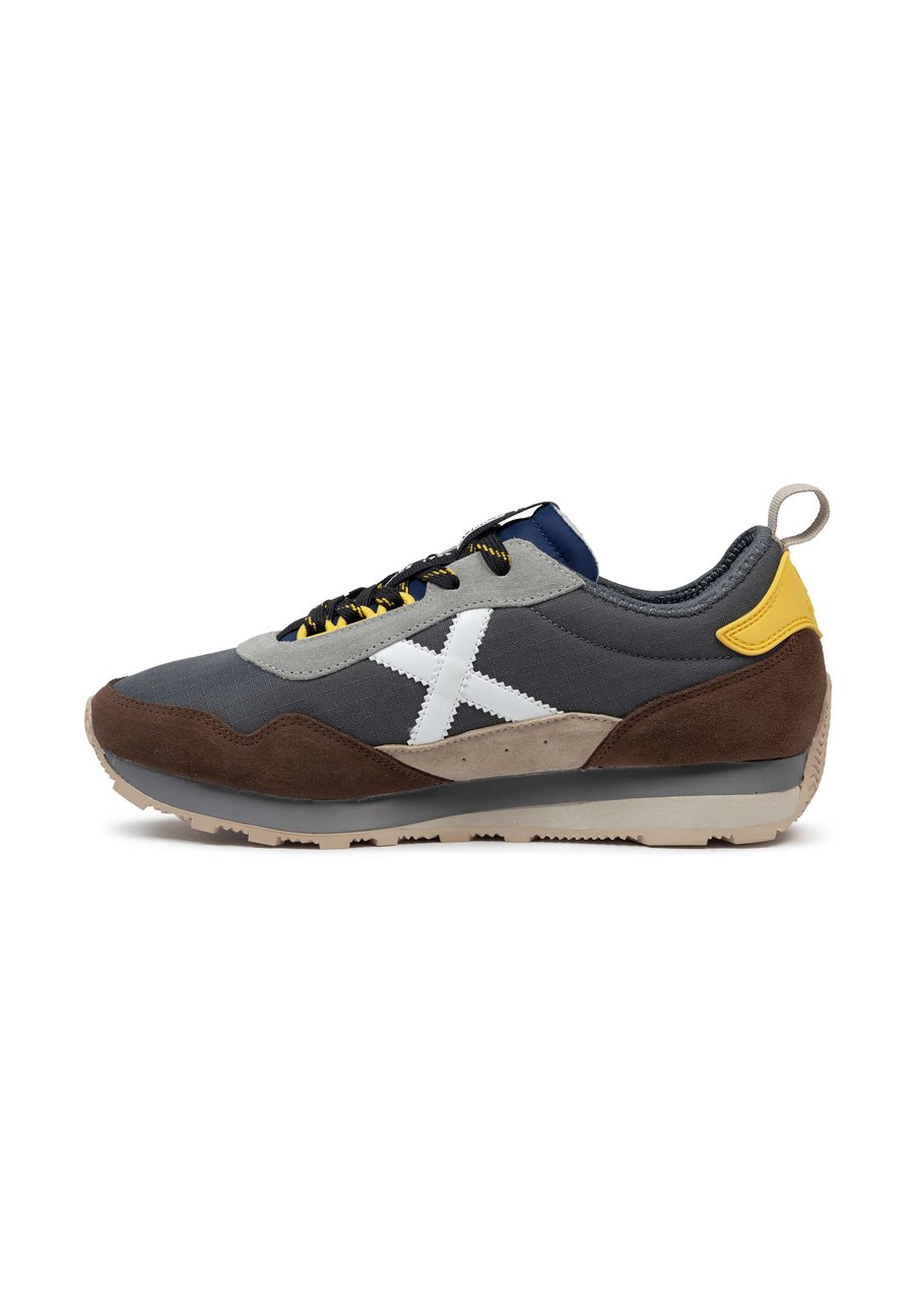Кроссовки MUNICH Trainers, Brown
Кроссовки MUNICH Trainers, Brown