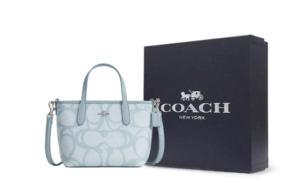 COACH Городская сумка из прорезиненного хлопка
COACH Городская сумка из прорезиненного хлопка