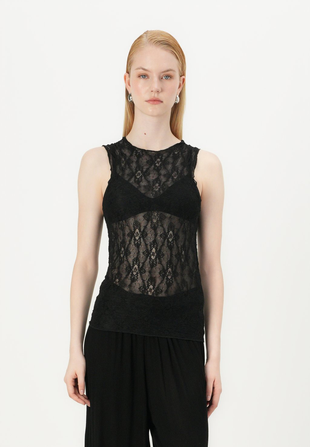 Топ ONLJOANNE O NECK ONLY, черный
Топ ONLJOANNE O NECK ONLY, черный