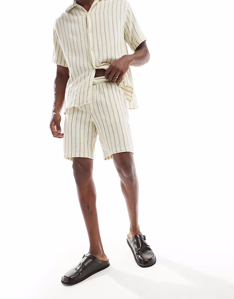 Jack & Jones coord текстурные шорты в бело-зеленую полоску
Jack & Jones coord текстурные шорты в бело-зеленую полоску