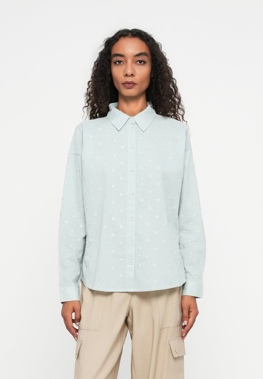 Блуза TOM TAILOR DENIM DOT STRUCTURE , Cloud Blue/Light Blue
Блуза TOM TAILOR DENIM DOT STRUCTURE , Cloud Blue/Light Blue