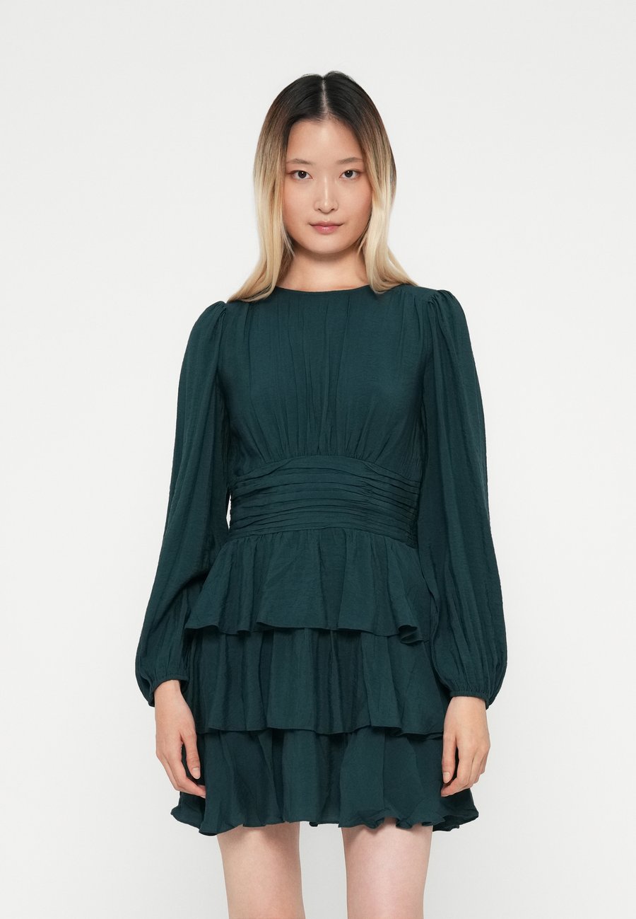 Платье Vero Moda VMLISE O NECK SHORT DRESS, Ponderosa Pine/Dark Green
Платье Vero Moda VMLISE O NECK SHORT DRESS, Ponderosa Pine/Dark Green