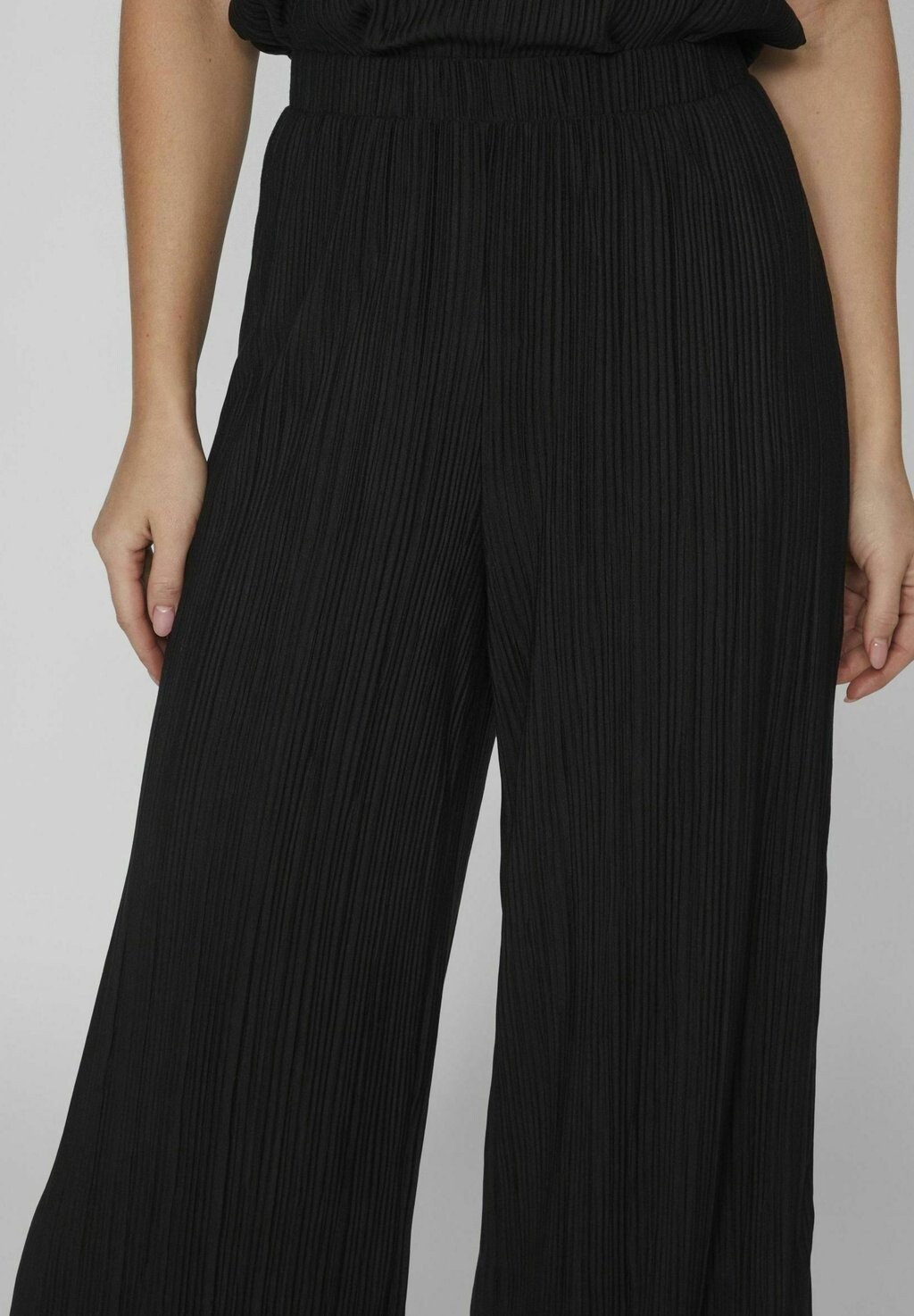 Тканевые брюки MIT WEITEM BEIN VILA, черный
Тканевые брюки MIT WEITEM BEIN VILA, черный