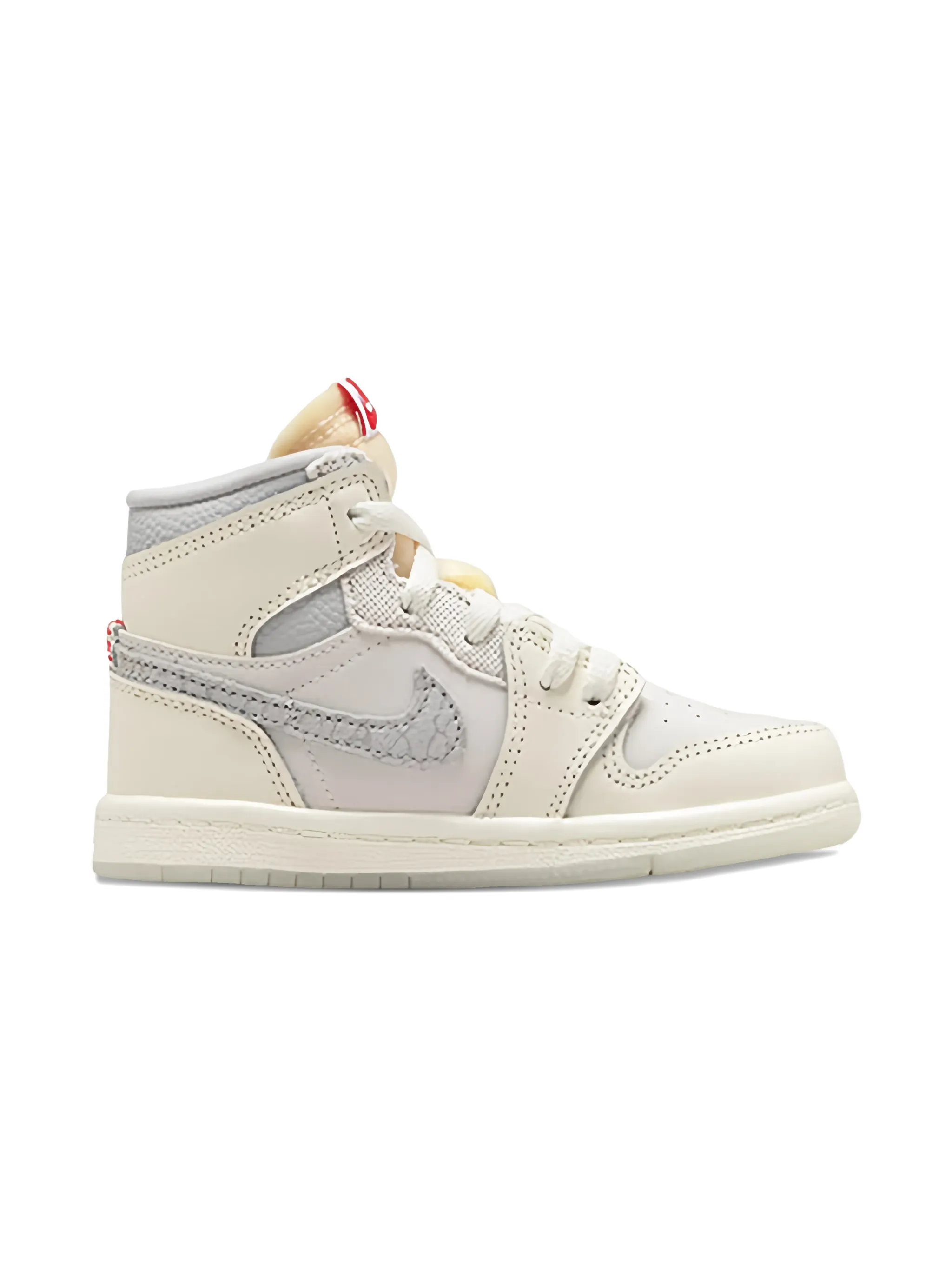Кроссовки Air Jordan 1 Retro High OG Sail University Jordan Kids, кремовый
Кроссовки Air Jordan 1 Retro High OG Sail University Jordan Kids, кремовый