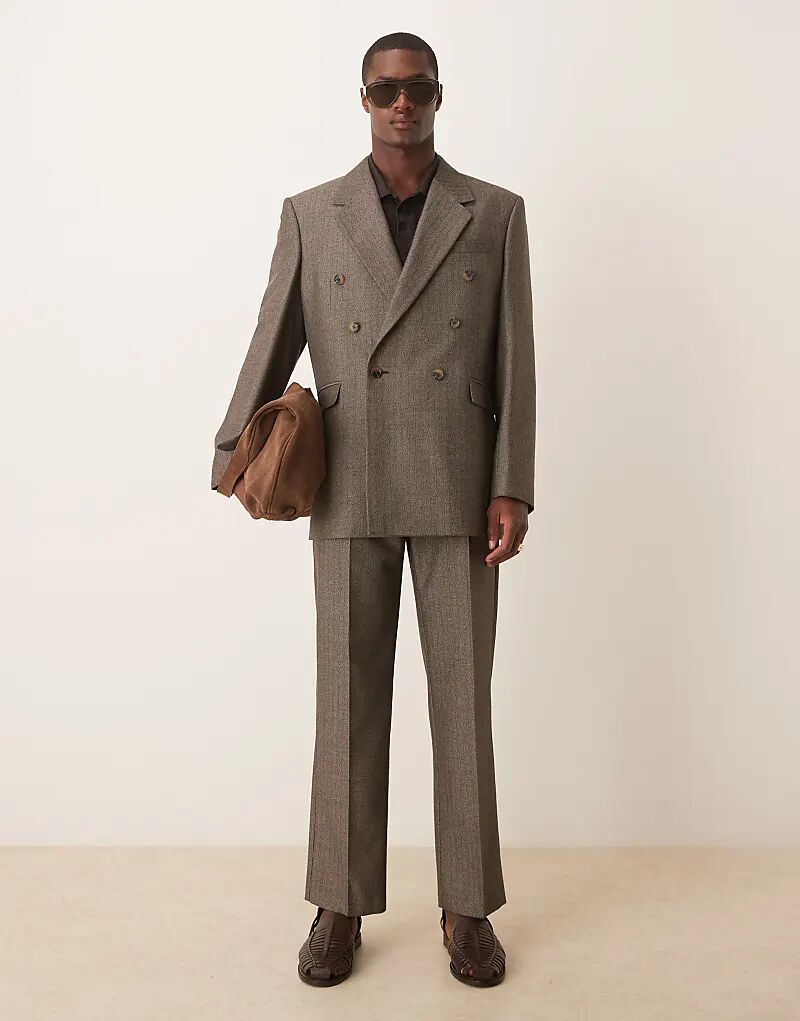 Свободный пиджак из шерстяного материала ASOS DESIGN коричневого цвета с узором «ёлочка»
Свободный пиджак из шерстяного материала ASOS DESIGN коричневого цвета с узором «ёлочка»