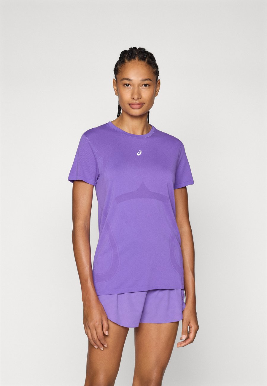 Футболка ASICS ROAD SEAMLESS TOP, Edo Purple/Purple
Футболка ASICS ROAD SEAMLESS TOP, Edo Purple/Purple