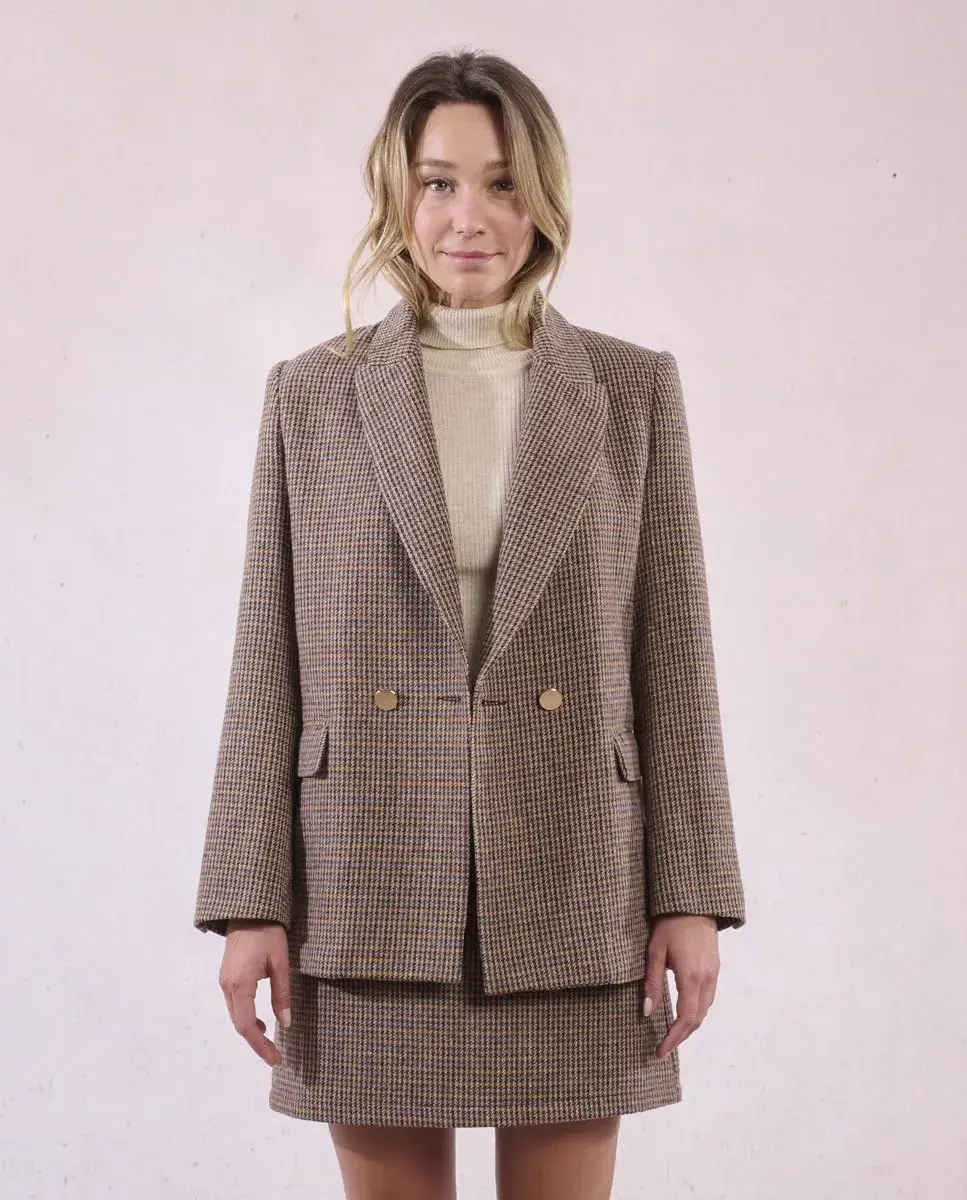 Женский блейзер с длинным рукавом в клетку Molly Bracken, коричневый
Женский блейзер с длинным рукавом в клетку Molly Bracken, коричневый