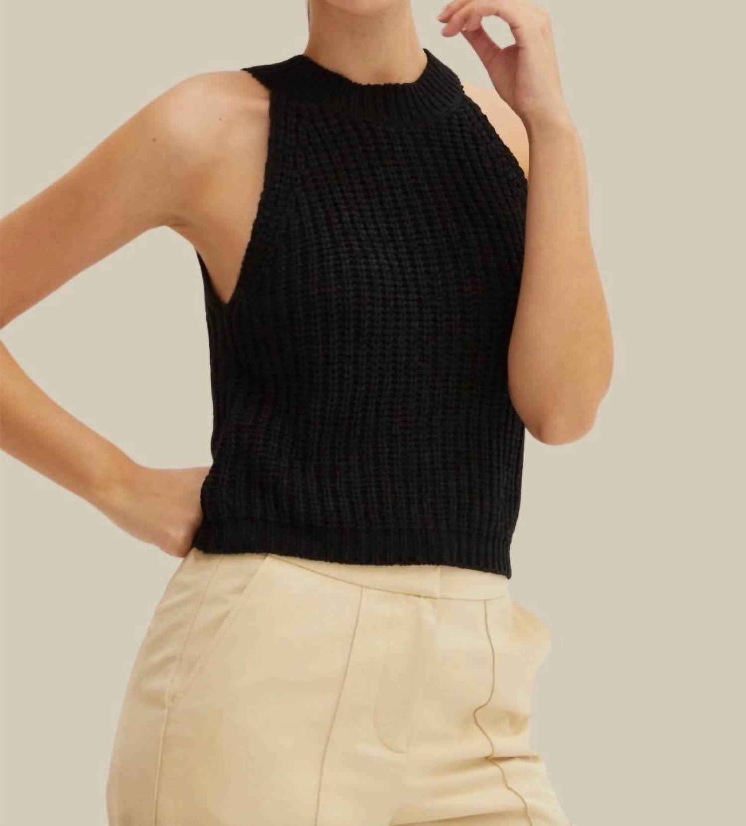 Реми топ в черном CRESCENT
Реми топ в черном CRESCENT