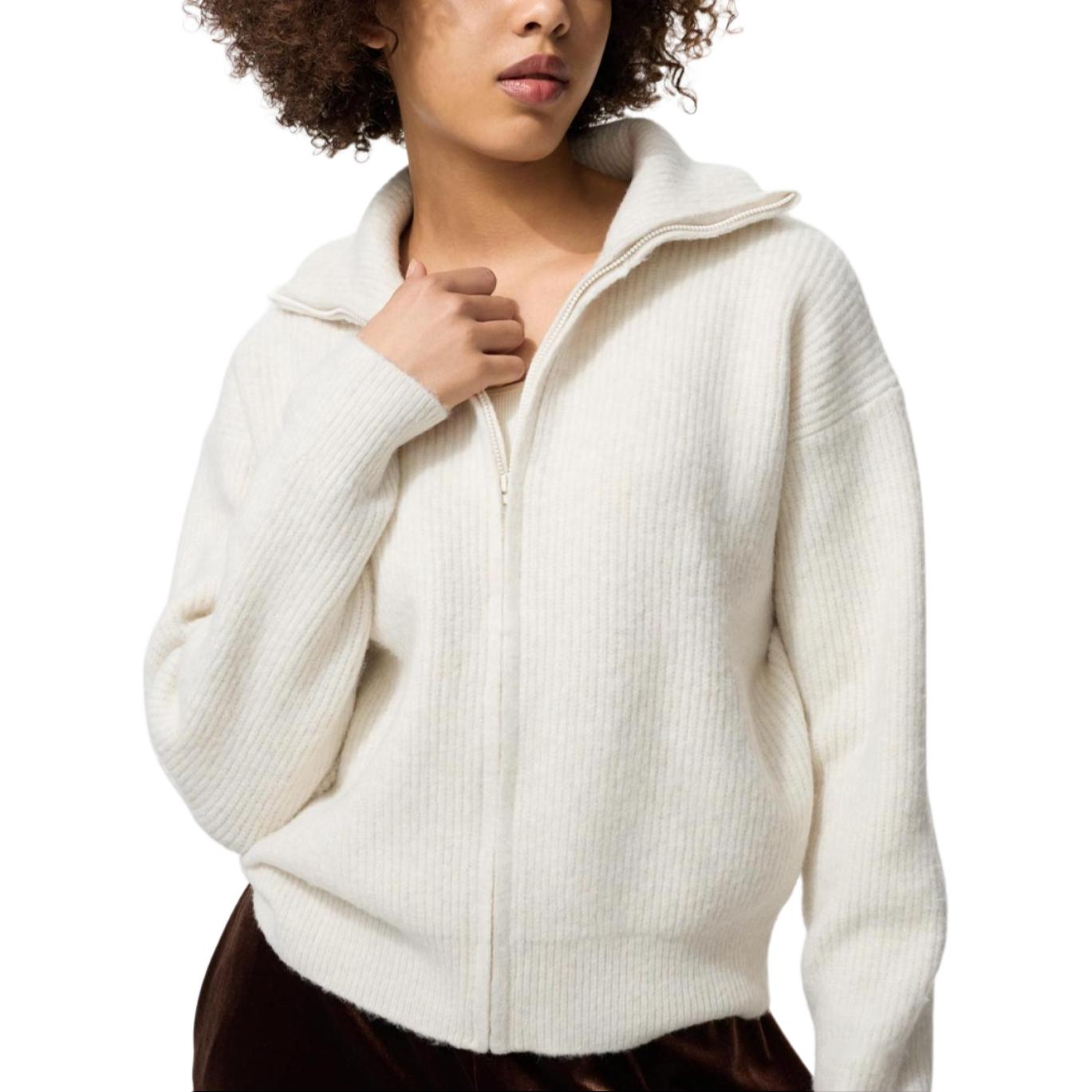 UNIQLO Топ женский цвета слоновой кости
UNIQLO Топ женский цвета слоновой кости