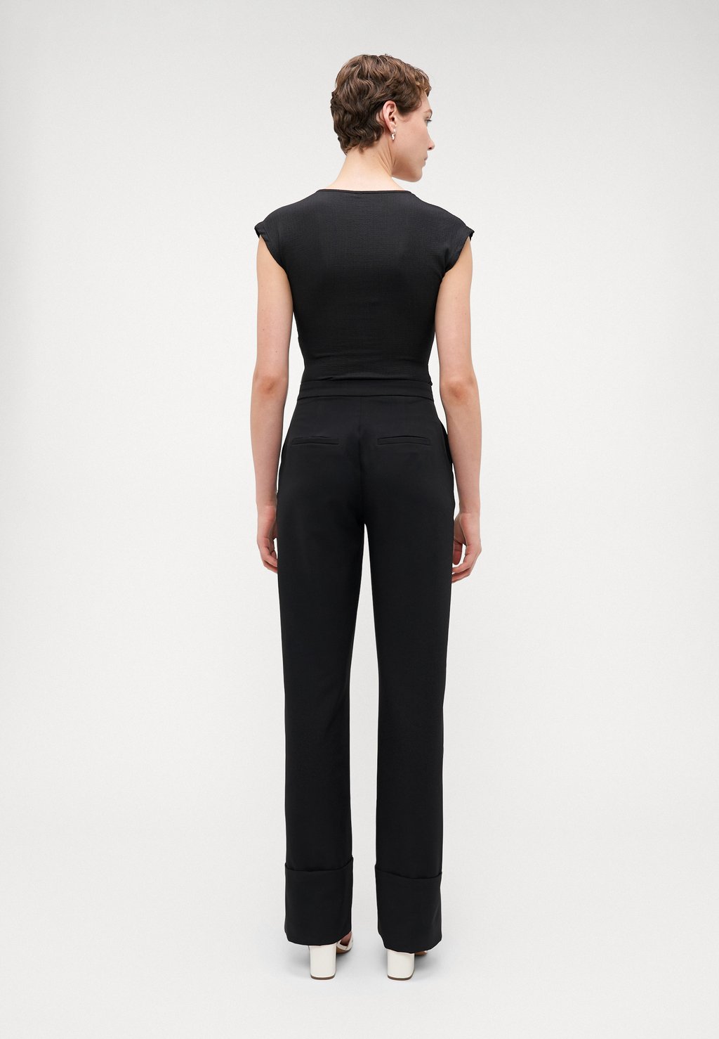 Брюки ONLORIDA LIFE FOLD UP ONLY Tall, черный
Брюки ONLORIDA LIFE FOLD UP ONLY Tall, черный