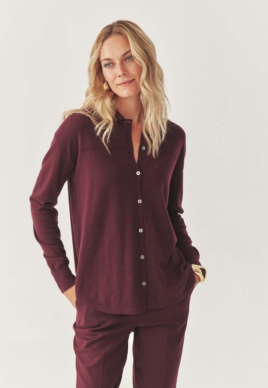 Блуза TATUUM Button-down blouse, Red
Блуза TATUUM Button-down blouse, Red