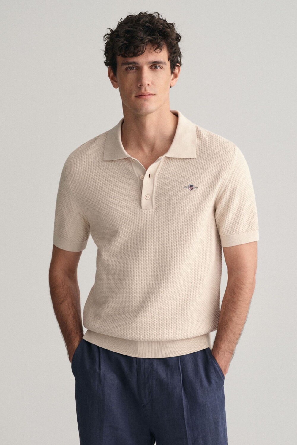 Структурированный хлопковый свитер поло Gant, бежевый 
Структурированный хлопковый свитер поло Gant, бежевый