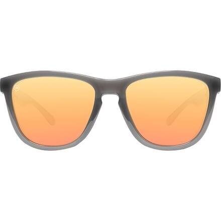 Спортивные поляризованные солнцезащитные очки премиум-класса Knockaround, цвет Jelly Grey/Peach
Спортивные поляризованные солнцезащитные очки премиум-класса Knockaround, цвет Jelly Grey/Peach