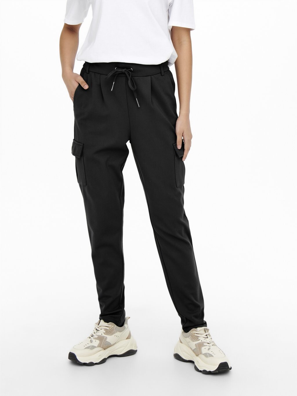 Брюки для бега ONLPOPTRASH LIFE EASY CARGO POCKET ONLY, цвет black 
Брюки для бега ONLPOPTRASH LIFE EASY CARGO POCKET ONLY, цвет black