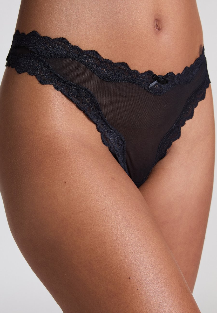 Трусы Hunkemöller HAZEL, Black
Трусы Hunkemöller HAZEL, Black