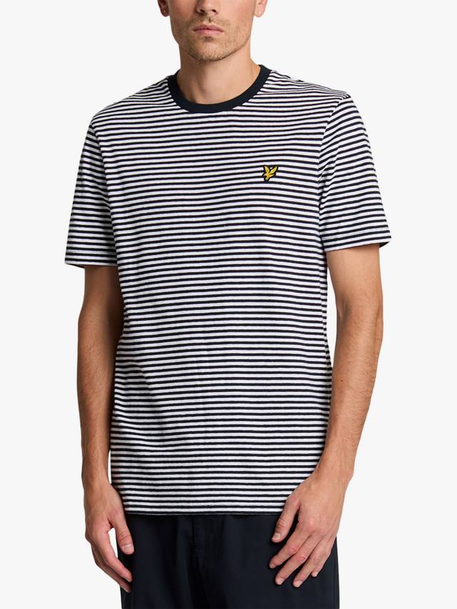 Футболка в бретонскую полоску с коротким рукавом обычного покроя из льняной смеси в бретонскую полоску Lyle & Scott, цвет Dark Navy/White
Футболка в бретонскую полоску с коротким рукавом обычного покроя из льняной смеси в бретонскую полоску Lyle & Scott, цвет Dark Navy/White