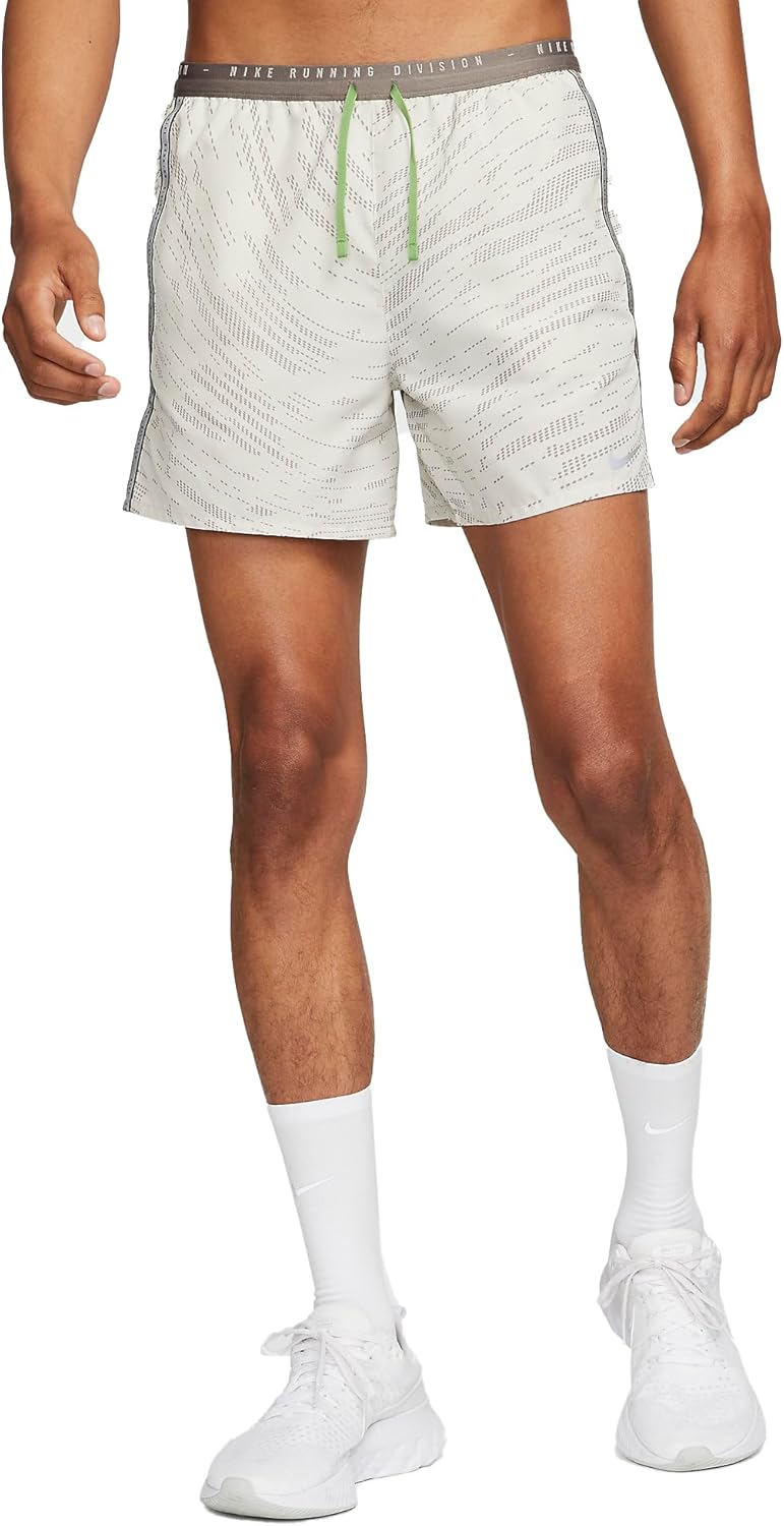 Мужские шорты для бега Nike Dri-FIT Run Division Stride длиной 5 дюймов с подкладкой, Light Bone
Мужские шорты для бега Nike Dri-FIT Run Division Stride длиной 5 дюймов с подкладкой, Light Bone