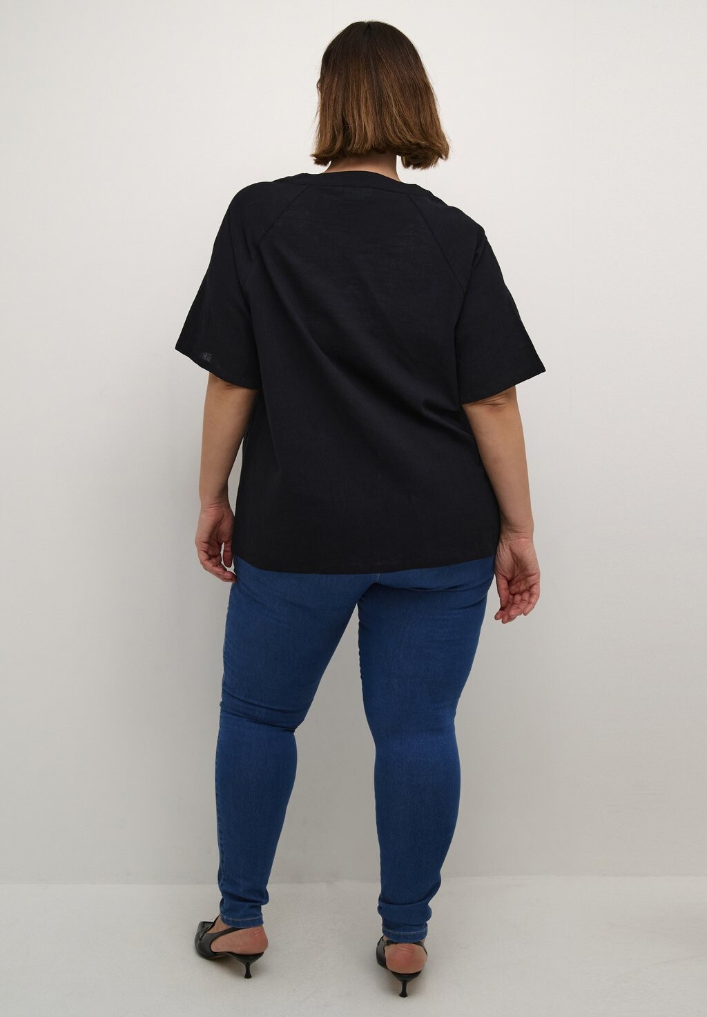 Блуза PAULA Kaffe Curve, пестрый черный
Блуза PAULA Kaffe Curve, пестрый черный