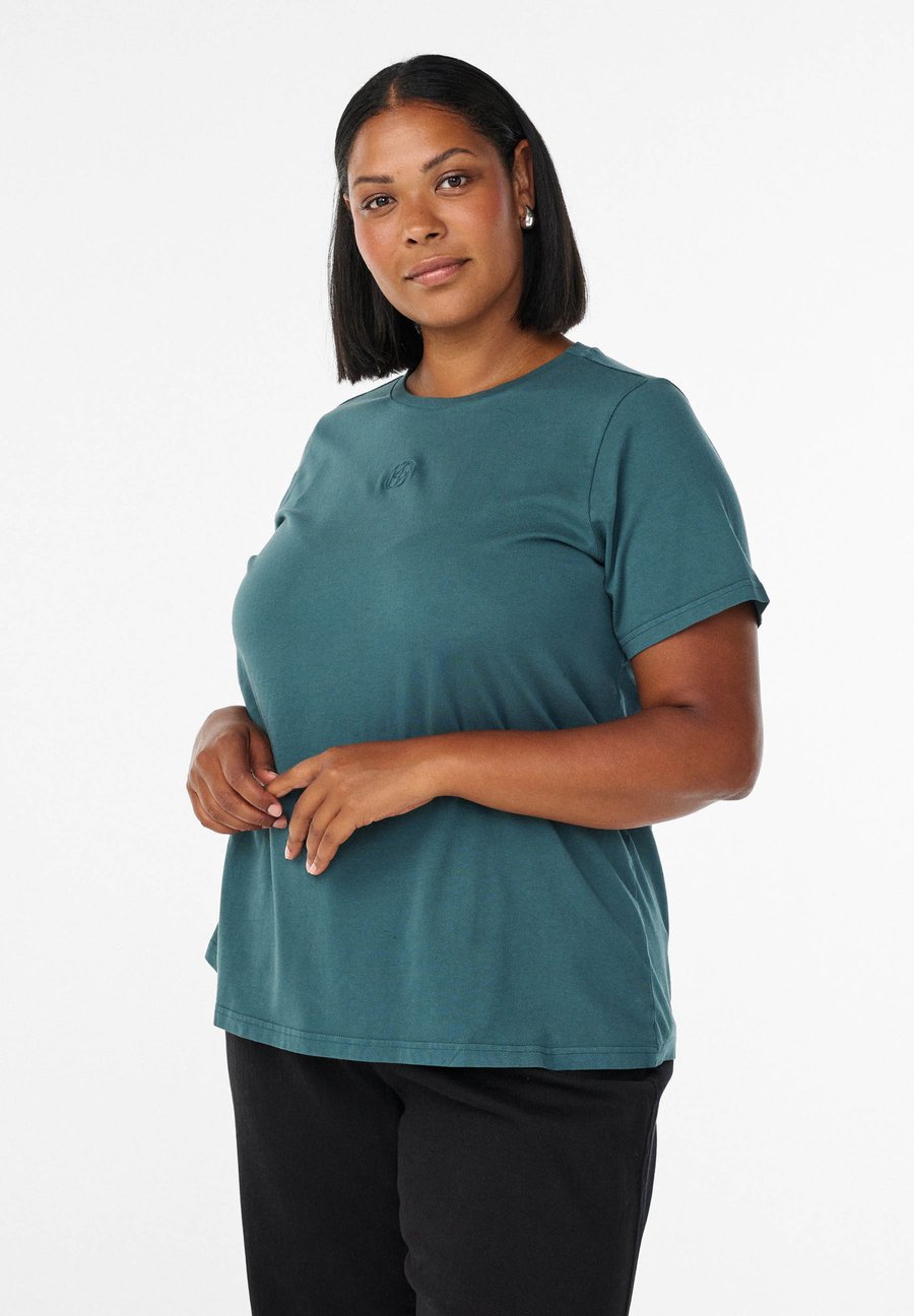 Футболка Zizzi Basic T-shirt, Urban Chic Washed/Teal, Серый, Футболка Zizzi Basic T-shirt, Urban Chic Washed/Teal
Футболка Zizzi Basic T-shirt, Urban Chic Washed/Teal, Серый, Футболка Zizzi Basic T-shirt, Urban Chic Washed/Teal