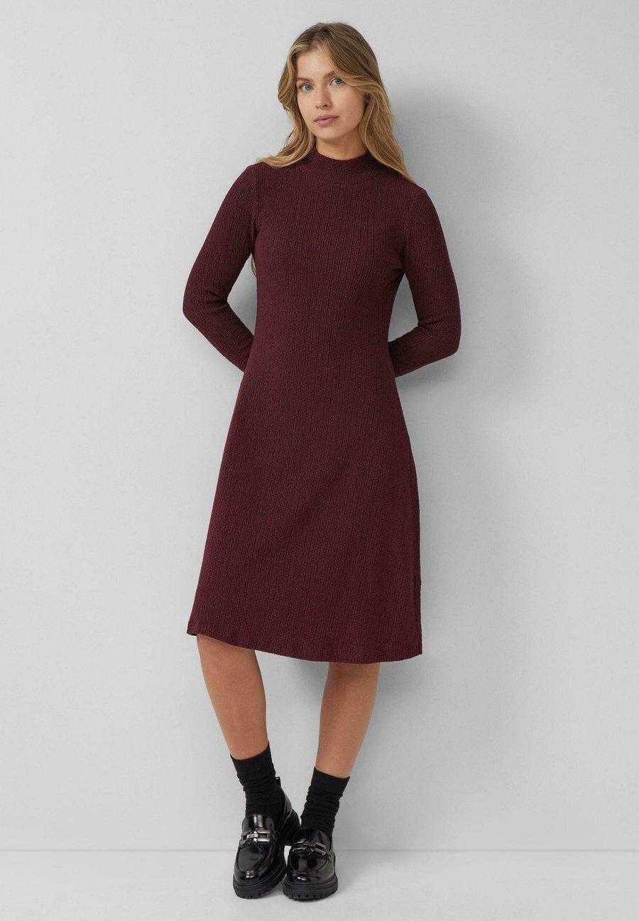 Платье s.Oliver Jersey dress, Bordeaux
Платье s.Oliver Jersey dress, Bordeaux