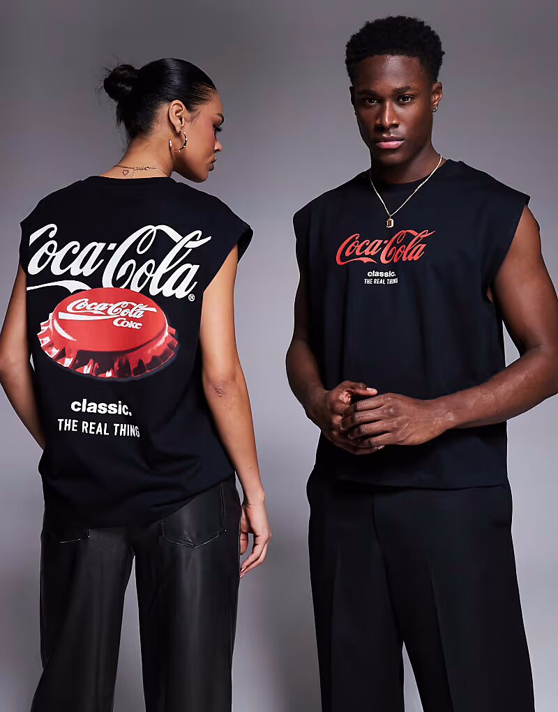 Майка свободного кроя ASOS DESIGN унисекс черного цвета с принтом Coca-Cola
Майка свободного кроя ASOS DESIGN унисекс черного цвета с принтом Coca-Cola