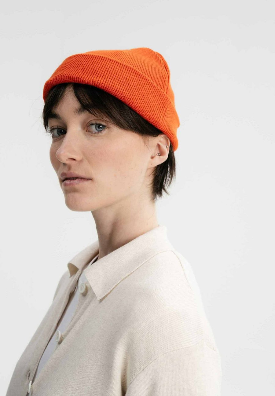 Шапка MELA UNISEX, Orange Brick/Orange
Шапка MELA UNISEX, Orange Brick/Orange