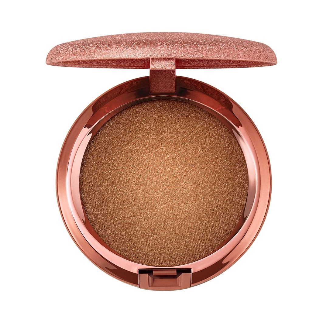 Бронзер MAC Skinfinish Sunstruck Radiant, radiant deep golden, 8 г
Бронзер MAC Skinfinish Sunstruck Radiant, radiant deep golden, 8 г