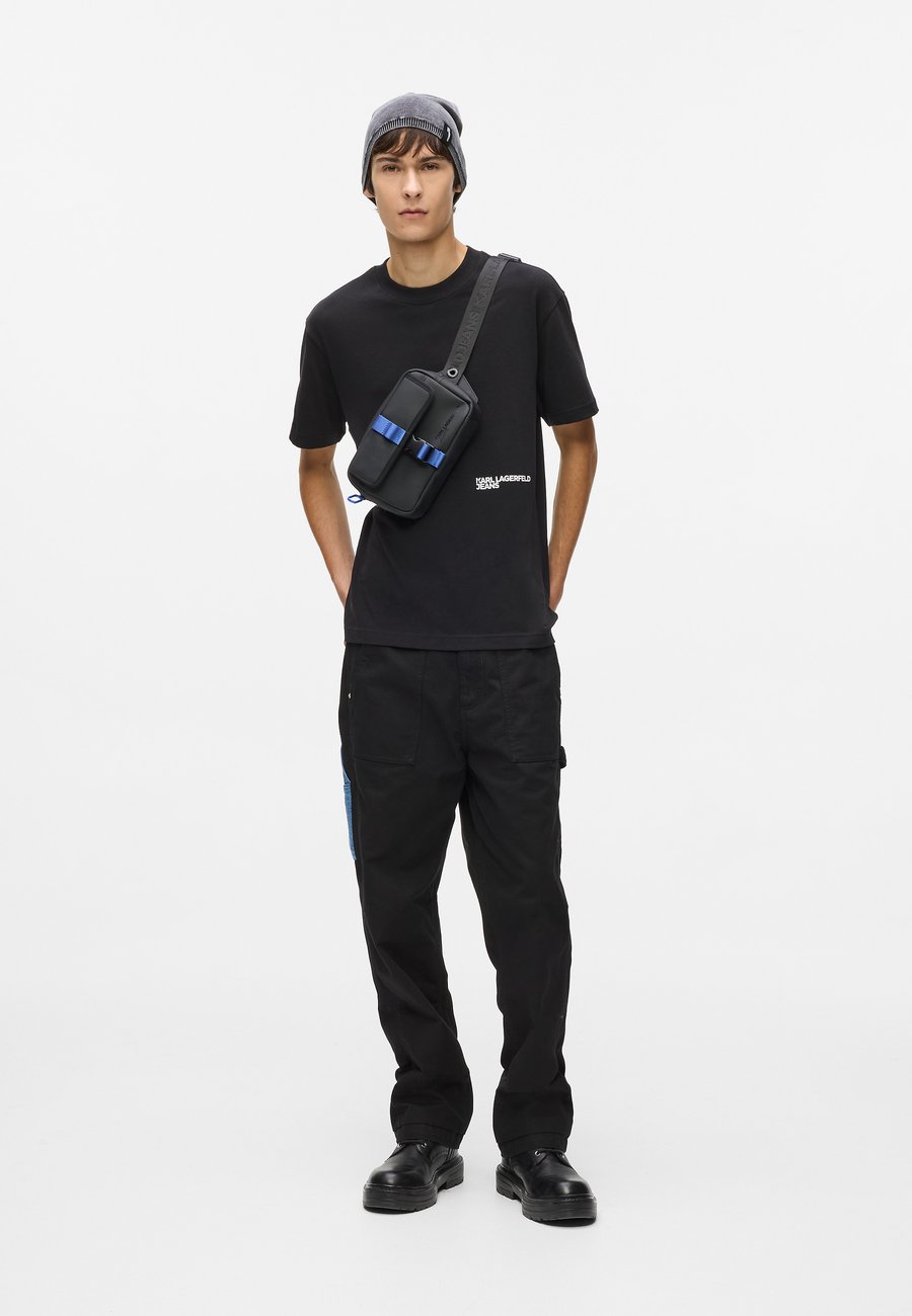 Сумка кросс-боди Karl Lagerfeld Jeans Cross body bag, Black
Сумка кросс-боди Karl Lagerfeld Jeans Cross body bag, Black